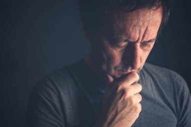 Analiz felci, aşırı analiz ya da aşırı düşünme konsepti, seçici odaklanma