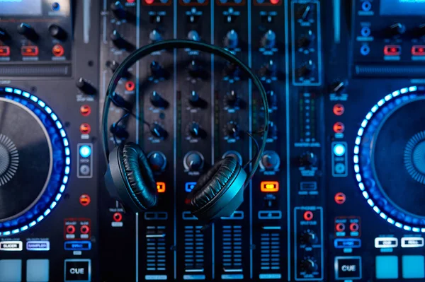 Top View Audio Studio Sound Mixer Panel Headphones Top Recording — Stock Photo, Image