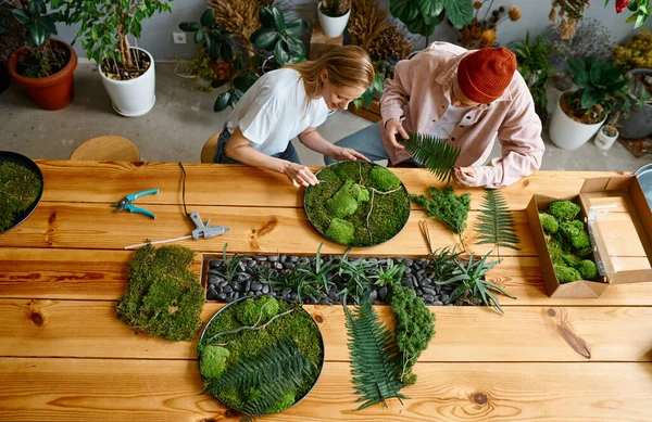 Professional Floral Decorator Team Working Fern Moss Art Piece Top — Stock Photo, Image