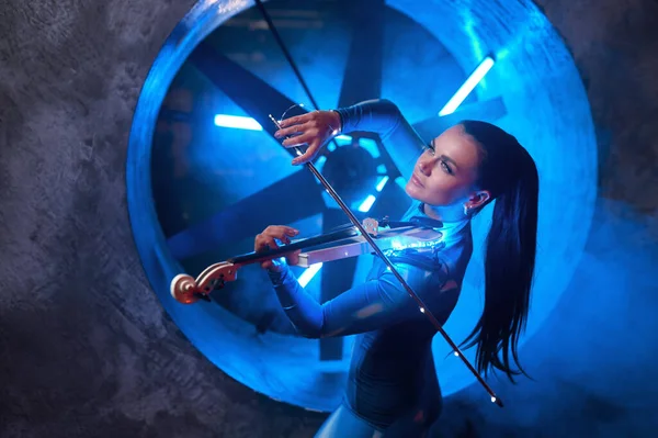 Young Artistic Woman Performer Playing Violin Atmospheric Studio Neon Light — Foto Stock