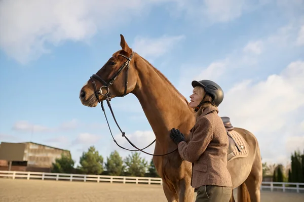 Woman Rider Spending Time Her Favorite Horse Outdoor Tenderness Love — Stock fotografie