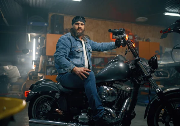 Portrait Mature Bearded Biker Motorcycle Garage Interior Serious Brutal Unshaved — Stock Photo, Image