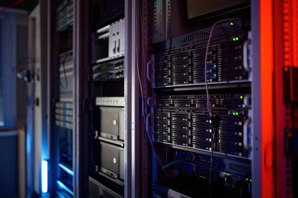 Closeup Server Room Datacenter Voor Cloud Computing Telecommunicatie Hardware Kunstmatige — Stockfoto