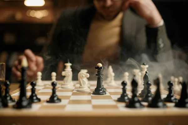 Closeup View Chessboard Cigar Smoke Cloud Young Man Chess Player — Stock Photo, Image