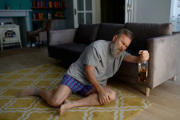 Senior Man Addicted Alcohol Drinking Armchair Hiding His Wife Retirement — Stock Photo, Image