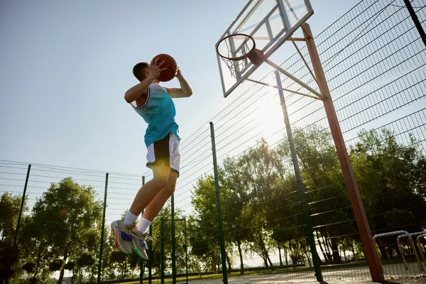 Teenager Player Throwing Ball Basketball Hoop Playing Sport Game Outdoor — Stock Photo, Image