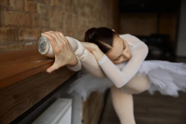 Bailarina Menina Flexível Fazendo Exercício Alongamento Estúdio Dança Aula Coreografia — Fotografia de Stock
