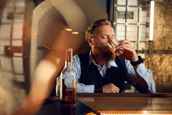 Handsome Rich Well Dressed Gentleman Rest Drinking Alcoholic Beverage Pub — Stock Photo, Image