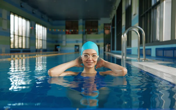 Young Sportive Woman Wearing Swimsuit Goggles Swimming Pool Portrait Professional — Stock Photo, Image