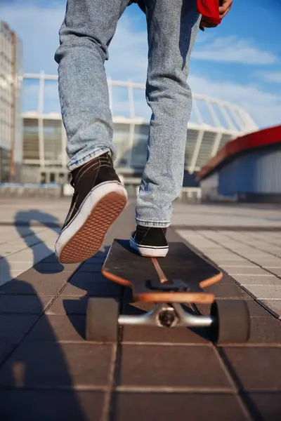 Closeup Cropped View Stylish Hipster Man Wearing Sneakers Riding Skateboard — Stock Photo, Image