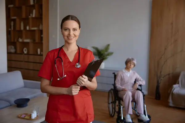Portrait Friendly Smiling Woman Doctor Nurse Nursing Home Professional Medical — Stock Photo, Image