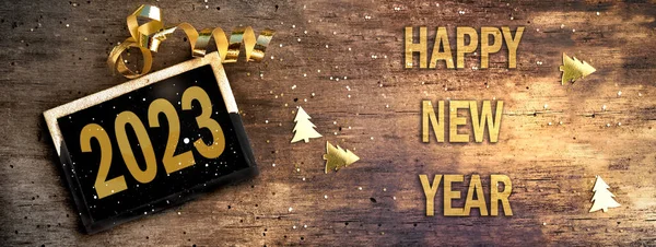 Klein Bord Rustieke Houten Achtergrond Met Gouden Confetti Lint Nieuwjaar — Stockfoto