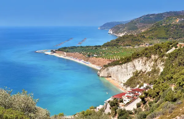 Prachtig Uitzicht Kust Van Puglia Italië Met Turquoise Zee Heuvels — Stockfoto