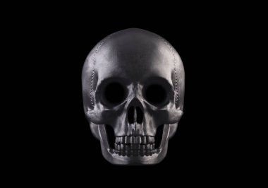 Kırpma yolu ile siyah arkaplanda izole edilmiş insan kafatası