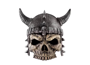 Boynuzlu miğferli insan kafatası kesme yolu ile beyaz arka planda izole