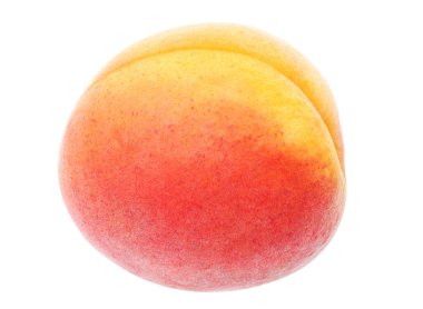 Beyaz arkaplanda soyutlanmış ham kayısı meyvesi