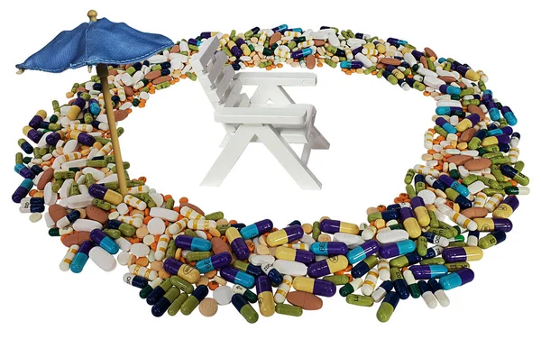 Sortiment Medicínských Pilulek Uspořádaných Kruhu Kolem Plážového Křesla Deštníku — Stock fotografie