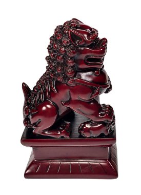 Dişi bir köpeğin yan görüntüsü. 