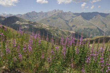 Valloire yakınlarında Savoy Dağı manzarası