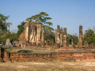 Gündüzleri Sukhothai 'de Wat Chetuphon harabeleri, Tayland