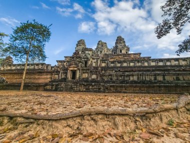 Angkor, Kamboçya 'daki eski Ta Keo Wat tapınağının yıkıntısı.