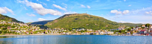 Blick Auf Bergen Rund Lungegardsvann Norwegen lizenzfreie Stockbilder