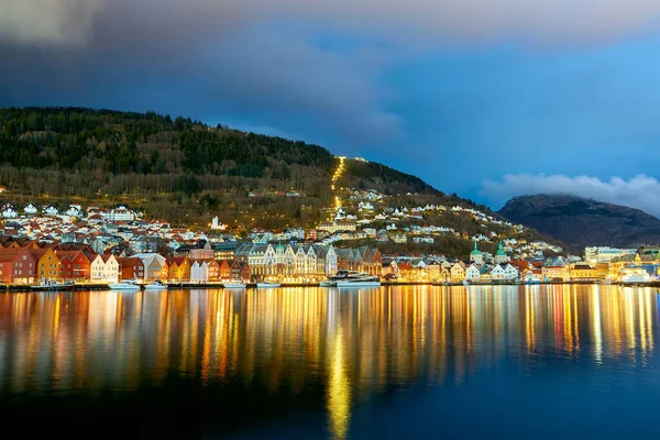 Старе Місто Берген Сутінках Норвегія Ліцензійні Стокові Фото
