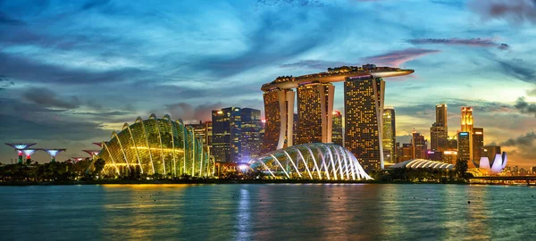 Singapore Skyline Panorama Marina Bay Bij Schemering Stockfoto