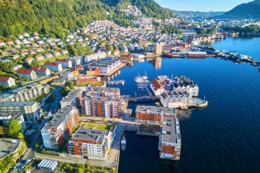 Norveç, Bergen 'deki Sandviken bölgesinin insansız hava aracı görüntüleri.