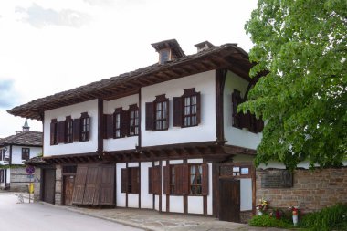 TRYAVNA, BULGARIA - 26 Mayıs 2023, Rönesans şehri Tryavna 'nın mimari kompleksi.