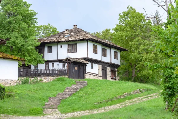 Bozentsi Bulgaria Mai 2023 Vårpanorama Gamle Hus Det Arkitektoniske Historiske – stockfoto