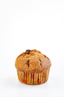 Çikolata parçacıklı geleneksel bir kek. Sığ alan derinliğine sahip seçici odak.