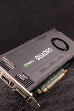 Burgaz, Bulgaristan - 8 Ağustos 2024: Grafik kartı modeli Nvidia Quadro K 4000. Sığ alan derinliğine sahip seçici odak.