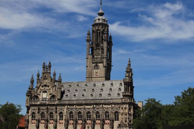 Hollanda, Middelburg Belediye Binası Arka planda Mavi Gökyüzü