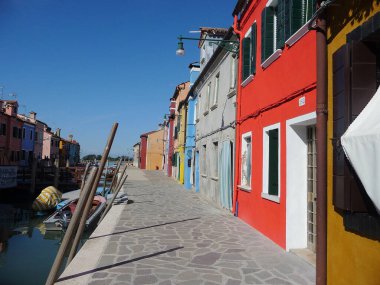 Burano, İtalya, 11 Ekim 2019: Burano, İtalya 'nın kuzeyindeki Venedik Gölünde Torcello yakınlarında yer alan bir adadır.,