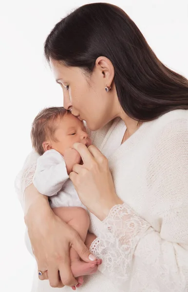 Matka Líbá Novorozence Máma Miluje Dítě Žena Držící Jedno Měsíční — Stock fotografie