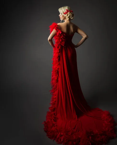 Fashion Vrouw Rood Luxe Jurk Met Lang Trein Achteraanzicht Elegante — Stockfoto