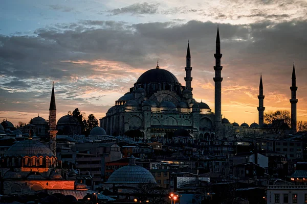 Istanbul Turkey Kwiecień 2011 Meczet Sulejmaniya Zachodzie Słońca — Zdjęcie stockowe