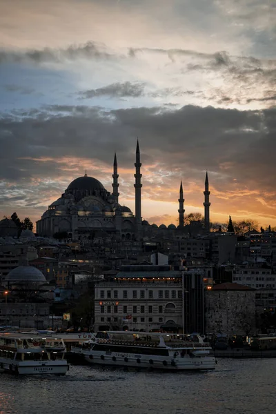 Istanbul Turkey Kwiecień 2011 Meczet Sulejmaniya Zachodzie Słońca — Zdjęcie stockowe