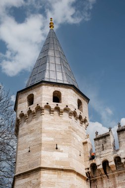 İSTANBUL, TURKEY - 11 Nisan 2011: Etkileyici Topkapı Sarayı 'na açılan kapının bir bölümü.