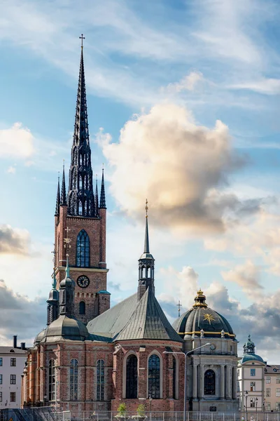 リダーホルメン教会 Riddarholmen Church スウェーデンのストックホルムにある中世のグレイフライアーズ修道院の教会である — ストック写真