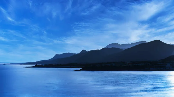 Mgliste Wzgórza Góry Makrigialos Niebieskiej Godzinie Greckiej Wyspie Kreta — Zdjęcie stockowe