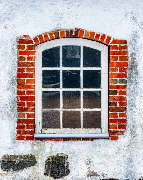 ホヴァラ城の窓の一つ スウェーデン南部のハッセルホルム市にある城 — ストック写真