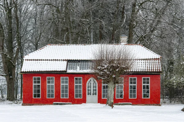 Θέα Από Χιόνι Κάλυψε Orangery Hovdala Κάστρο Στην Περιοχή Hassleholm — Φωτογραφία Αρχείου