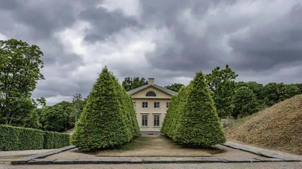 ムルダル スウェーデン June 2023 ガンボ城と庭園は スウェーデンの新古典主義建築芸術の最もスタイリッシュな例の1つと考えられています ストックフォト