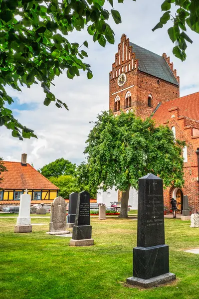 Ahus スウェーデン July 2023 スウェーデンの南部地域の西海岸町からの聖マリア教会 ロイヤリティフリーのストック画像