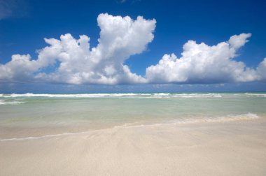 Varadero Küba 'daki tropikal plajda Costline