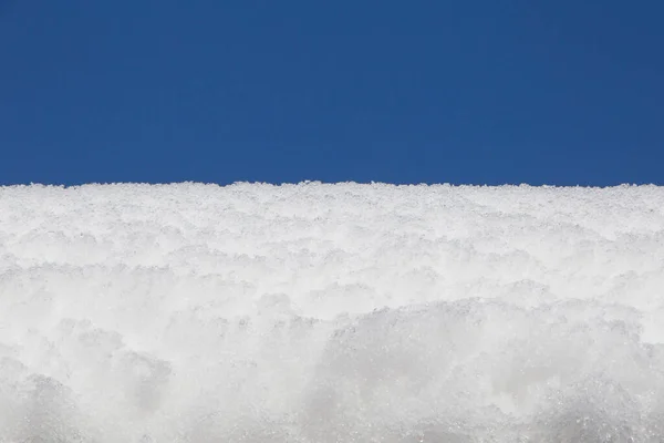 Close Snowdrift Blue Sky — Stock Photo, Image