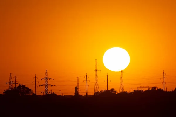 Vue Sur Soleil Derrière Les Poteaux Électriques Ukraine Coucher Soleil — Photo