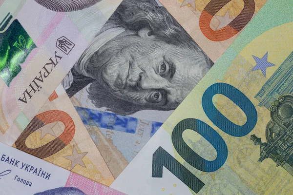 Contexto Financeiro Plano Perto Hrivnya Ucraniana Dólares Americanos Notas Euro — Fotografia de Stock